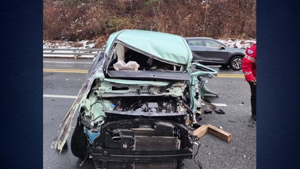 충북 진천에서 승용차와 트럭 충돌...2명 사상 / YTN