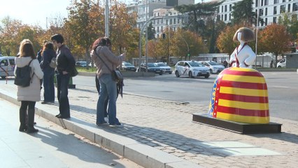 Madrid estrena una menina fallera en solidaridad con Valencia tras la DANA