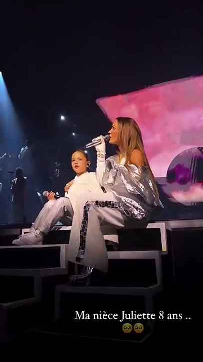Vitaa chante avec sa nièce de 8 ans en plein concert à Bordeaux, le 29 novembre 2024.