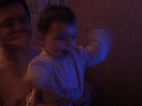 léa tectonik tout juste un an elle danse bien