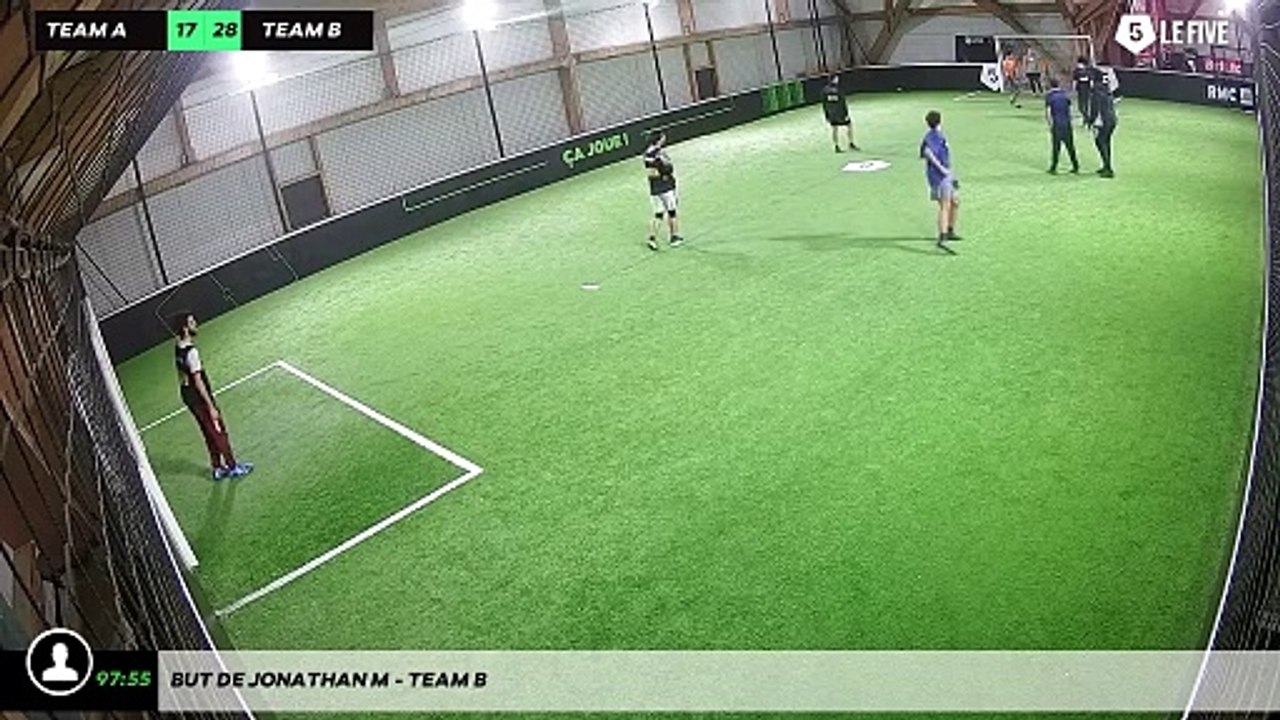 But de Jonathan M - Team B