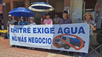 Residentes de Chitré exigen un buen servicio de agua potable