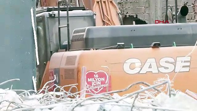 İSTANBUL- Güngören'de çöken binanın enkazında kalan işçiyi arama çalışmaları sürüyor- 4 / Ek görüntü ve bilgiyle