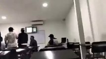 Video: ¡Escalofriante! Atacó a sus compañeros de clase con un martillo y lo transmitió en vivo