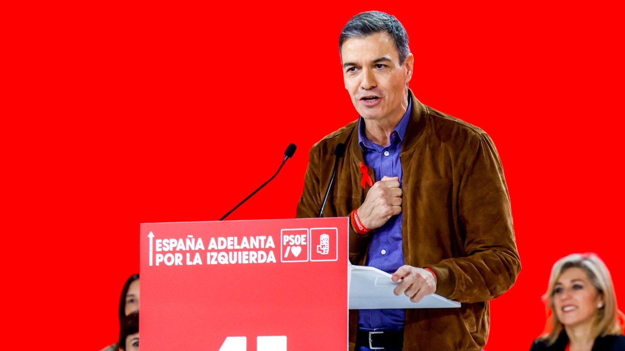Sánchez: "Nos atacan porque el PSOE se ha convertido en referencia para millones de ciudadanos"