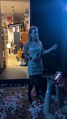 Η Σταματίνα Τσιμτσιλή διασκεδάζει στον Λευτέρη Πανταζή - Μέρος Ε