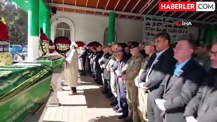 Ege Ordu Komutanı İrfan Özsert'in Annesi Hayatını Kaybetti