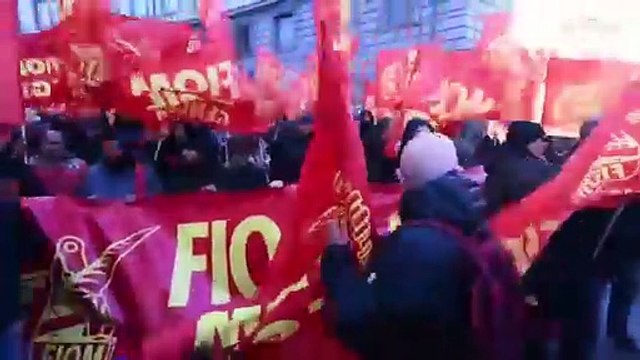 Sciopero generale, oltre cinquemila a Genova in corteo