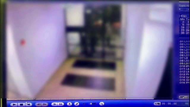 命案视频曝光 12男女闯公寓逞凶 保安员拦也拦不住