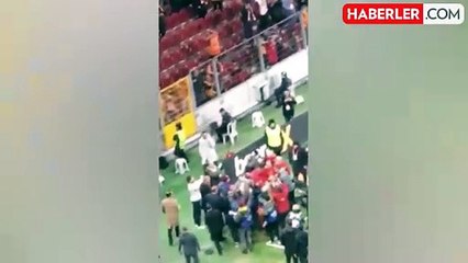 Arda Turan'ın RAMS Park'ta Galatasaray atkısı takması olay oldu