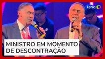 Barroso, presidente do STF, solta a voz durante casamento de Flávio Dino no Maranhão