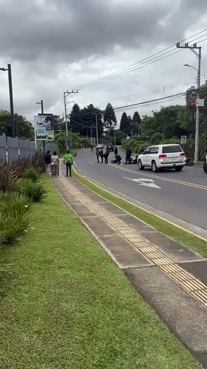 Dos escoltas del presidente sufren accidente de tránsito en Curridabat