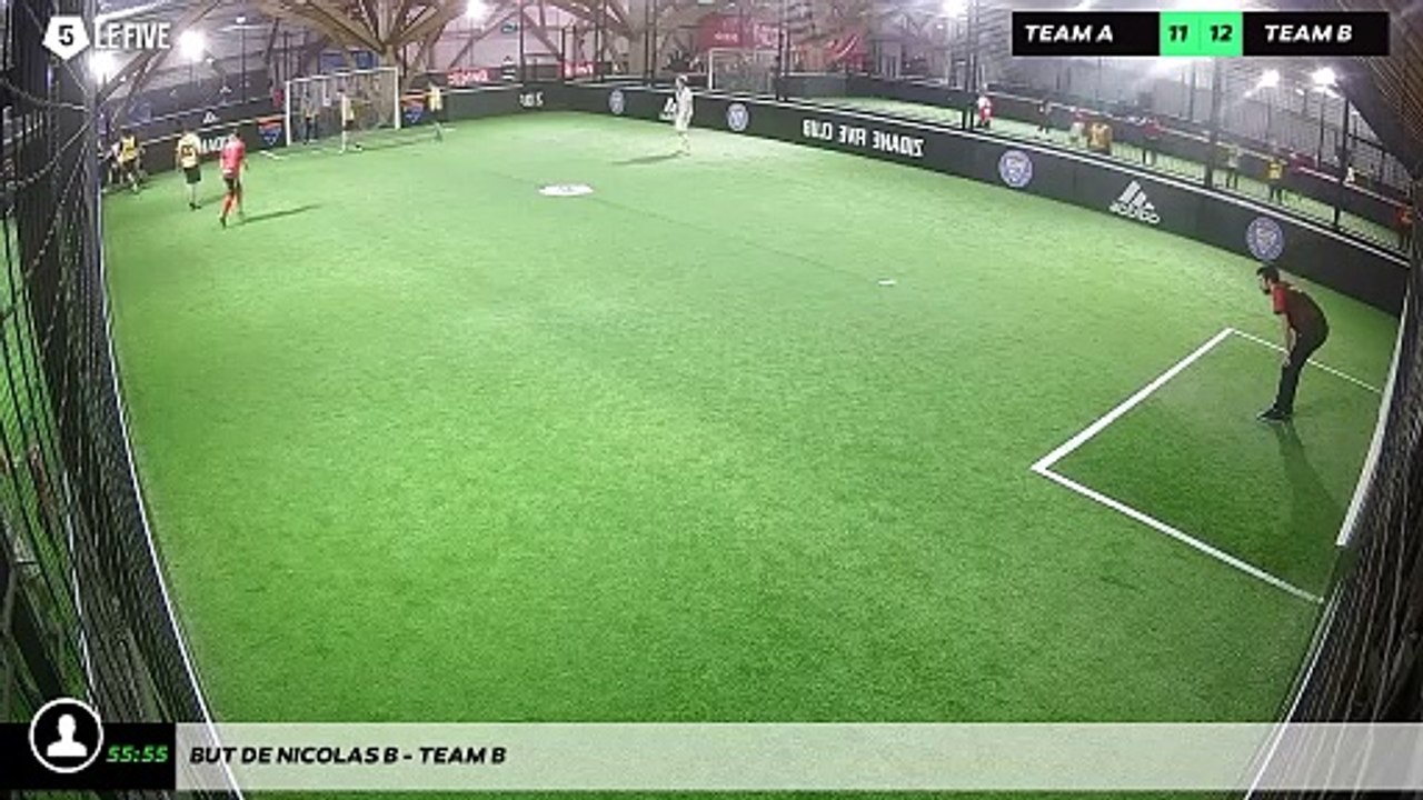 But de Nicolas B - Team B