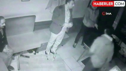 Küçücük çocuk taksi durağını silahla bastı