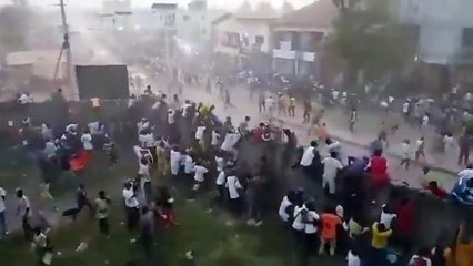 Tragedia en torneo de futbol en Guinea deja casi 100 muertos por intereses políticos