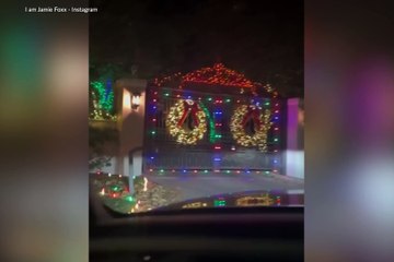 Jaime Foxx takes his Christmas spirit to the next level with some extravagant lights in his 40 acres mansion