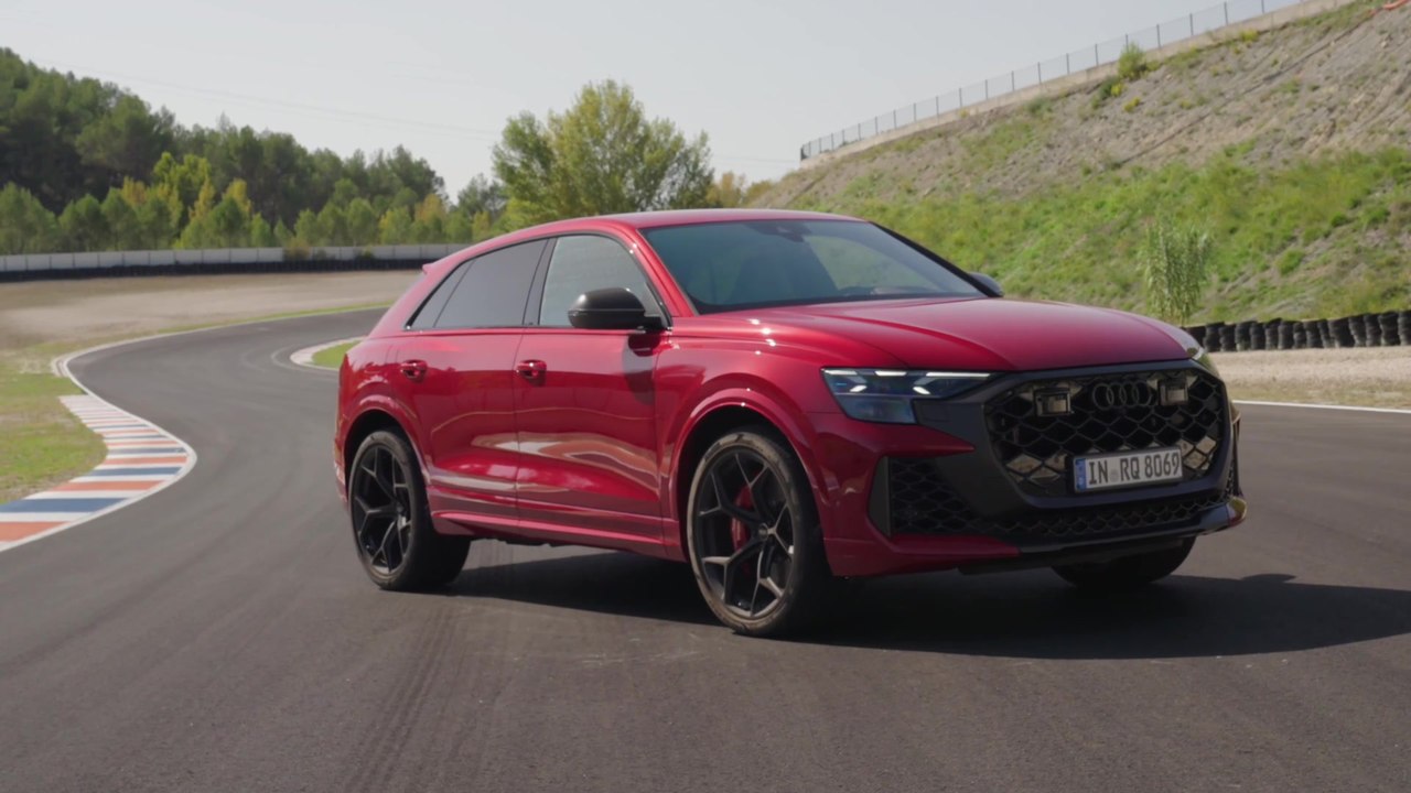 The new Audi RS Q8 SUV performance Exterior Design in Chili red - video ...