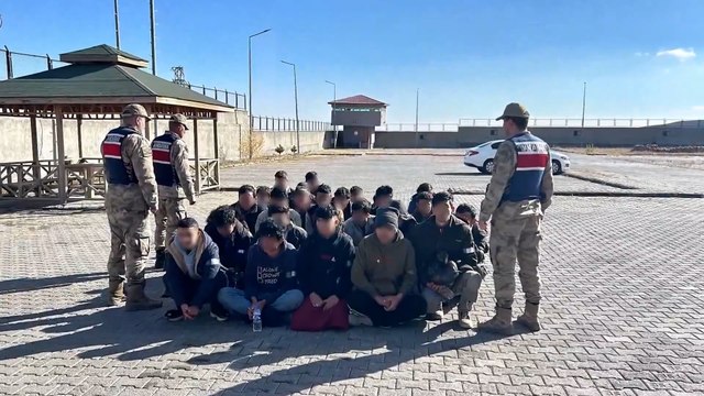 'KALKAN-33' operasyonlarında; 115 göçmen kaçakçılığı organizatörü yakalandı