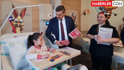 Vali Çiftçi'den Minik Hastalara Moral Ziyareti