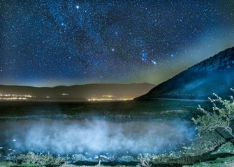 Termal suyun milyonlarca yıldızla buluşması göz kamaştırdı