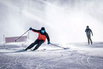 Türkiye’nin zirvelerine lapa lapa kar yağdı: Sezon açıldı akın başladı