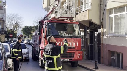Kopan beton parçası, sokakta panik yaşattı