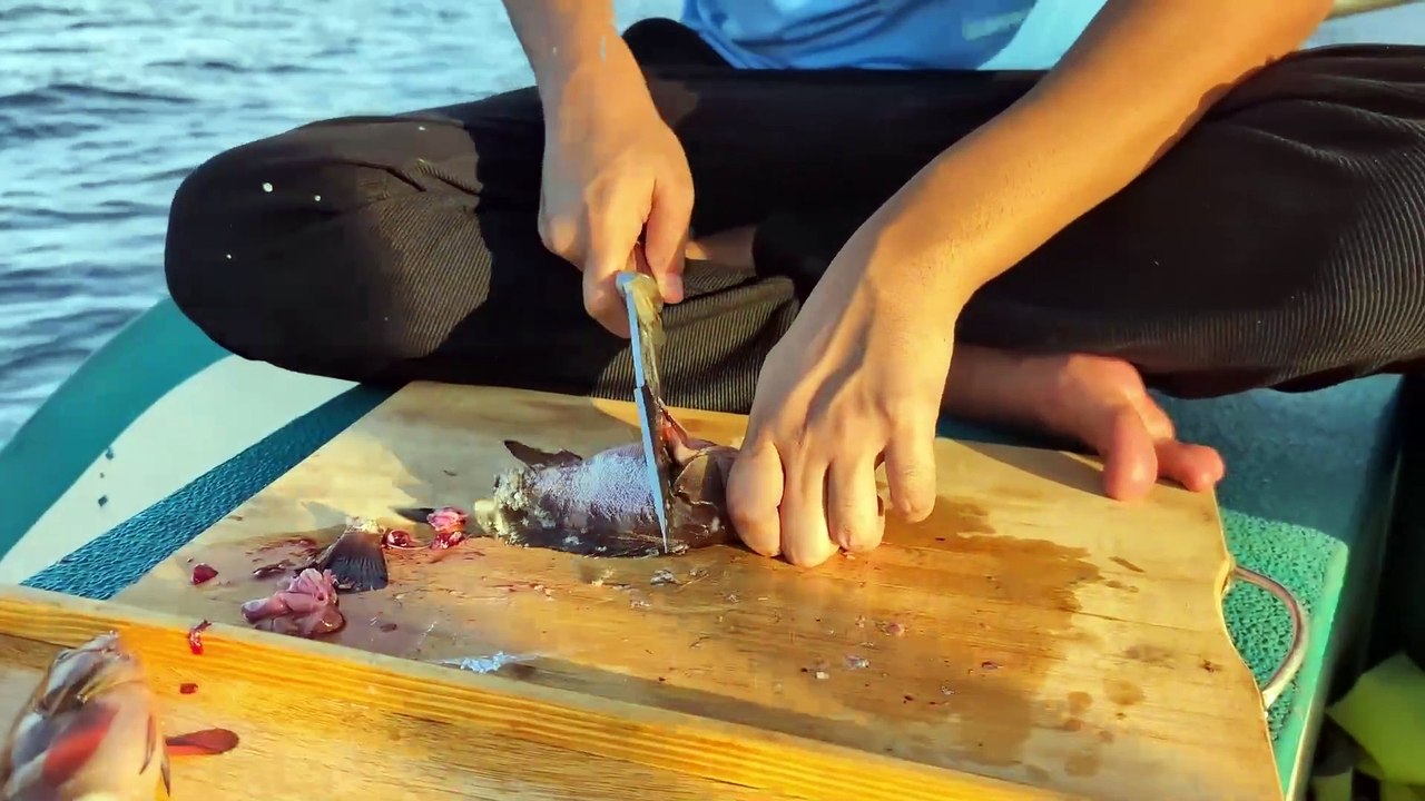 **Surviving 24 Hours In The Middle Of Ocean! – Extreme Challenge of Endurance, Adventure, and Survival Skills! Watch the Thrilling Journey of Staying Alive in the Open Sea!**