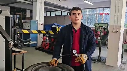 Lastikçide randevu bulamayan bu okula koşuyor; liseliler hem tecrübe hem para kazanıyor