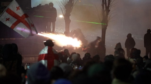 En Géorgie, de nouvelles manifestations pro-européennes émaillées de heurts
