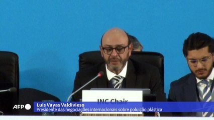 Negociadores sobre poluição plástica pedem mais tempo para chegar a acordo