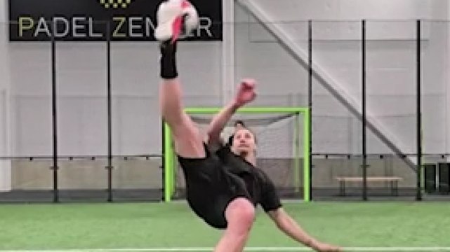 Ibra come ai vecchi tempi: che rovesciata!