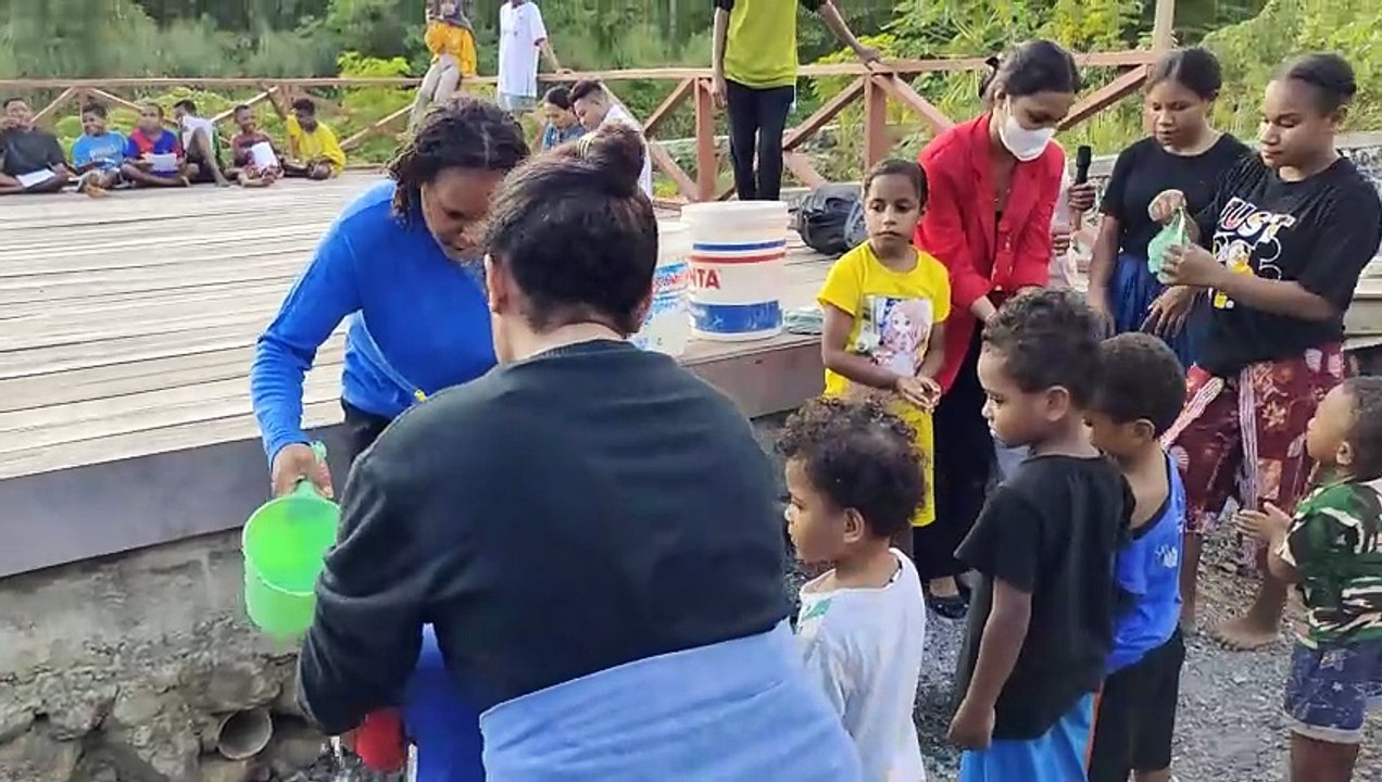 STIKes Jayapura Sosialisasikan Hidup Sehat di Taman Baca Efata