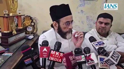 Sambhal Violence के घायलों से मिलने पहुंचे Maulana Tauqeer Raza, पुलिस ने घायलों से मिलने से रोका