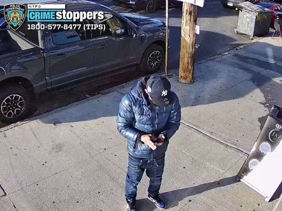 Man, 60, suffers broken skull and jaw in Queens attack; 2 sought