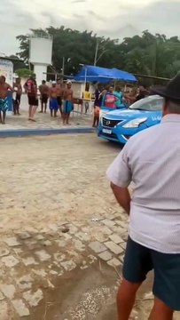 Menino de 6 anos é morto e três homens são baleados em ataque a tiros