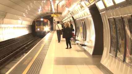 Merseyrail Announces Special Christmas & New Year Train Schedule 🎄