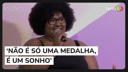 “Quem me vê hoje em dia não sabe o quanto eu apanhei”, diz Bia Souza