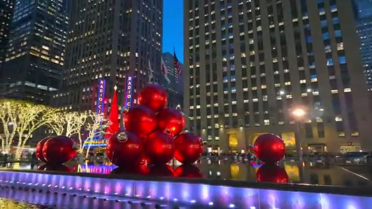 NYC_Christmas_Walk_2024✨6th_Avenue,_Rockefeller_Center_Christmas_Tree,_Saks_Fifth_Avenue,_Radio_City(360p)