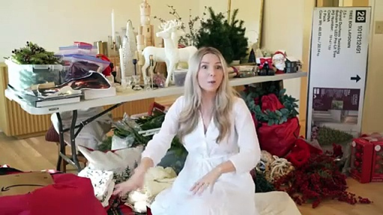 CHRISTMAS_HOME_MAKEOVER_2024___NEW_HOUSE_DECORATE_WITH_ME___DIY_DECOR(360p)