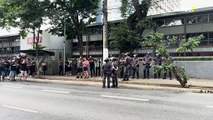 Torcedores protestam em frente ao Parque São Jorge