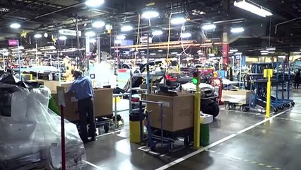 Atividade industrial nos EUA se contrai pelo oitavo mês consecutivo