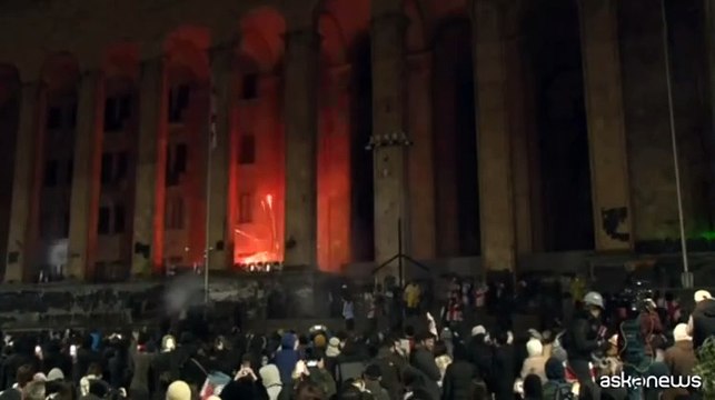 Migliaia in piazza, quinta notte di manifestazioni pro Ue in Georgia