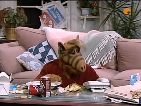 ALF 04x11, Somos Felices Juntos
