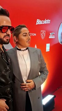 Kalben bıyık taktı: Bir gün adam olayım, belki daha özgür hissederim diye düşündüm