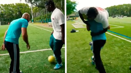 Pogba 'humilla' al guardaespaldas de Messi con un caño
