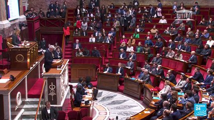 Gobierno francés, a un paso de la destitución tras aprobar un proyecto de ley sin votación