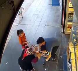 Choking Kid Saved by Stranger (video)