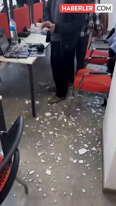 Yıldız Teknik Üniversitesi'nin yeni inşa edilen kütüphanesinde isyan ettiren görüntü