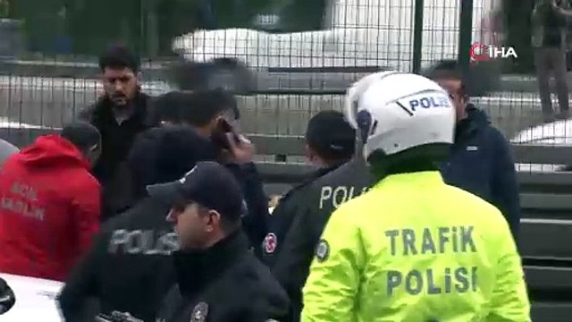 Polise bıçak çeken şüpheli bacağından vurularak etkisiz hale getirildi