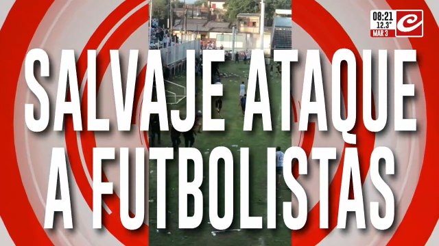 Salvaje ataque a futbolistas: hinchas golpearon y les dieron puntazos a jugadores de equipo rival